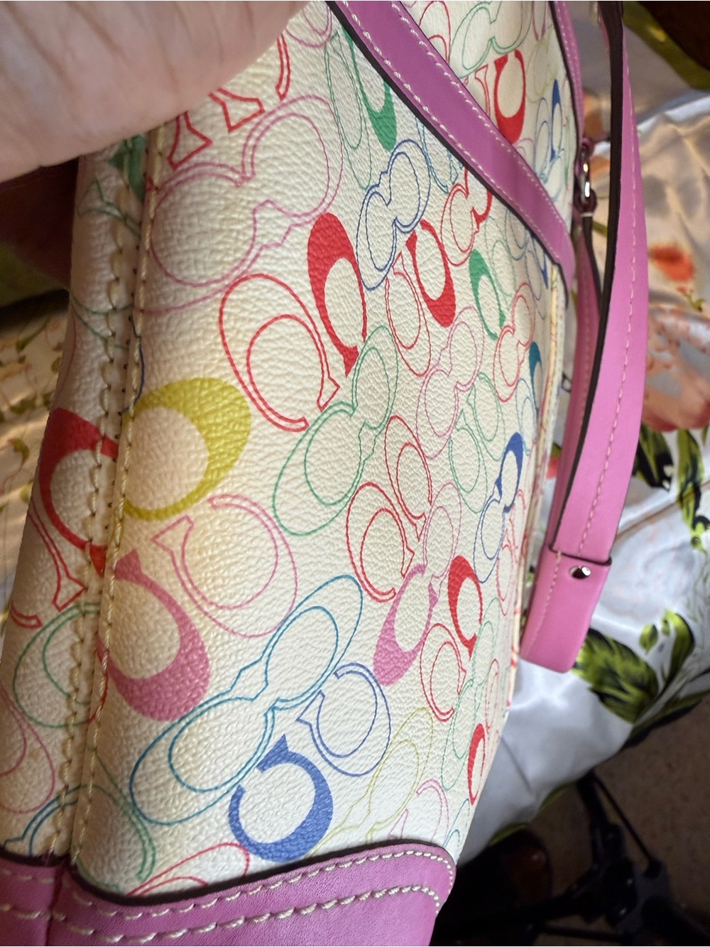 Coach Heritage Chelsea Multicolor Signature Tote Pink Trim + Flower Charm - Picture 13 of 15